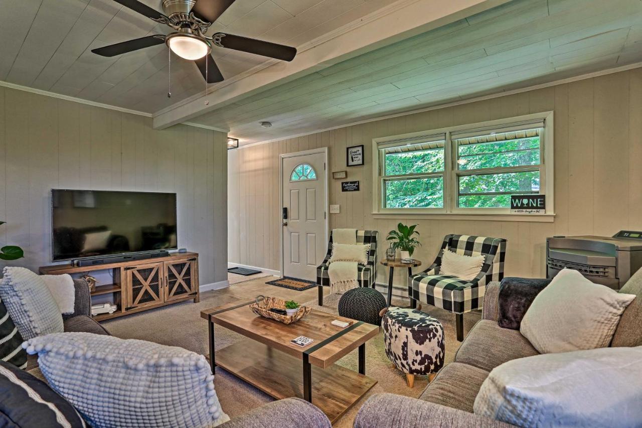 Modern East Stroudsburg Home With Deck And Gas Grill! Esterno foto