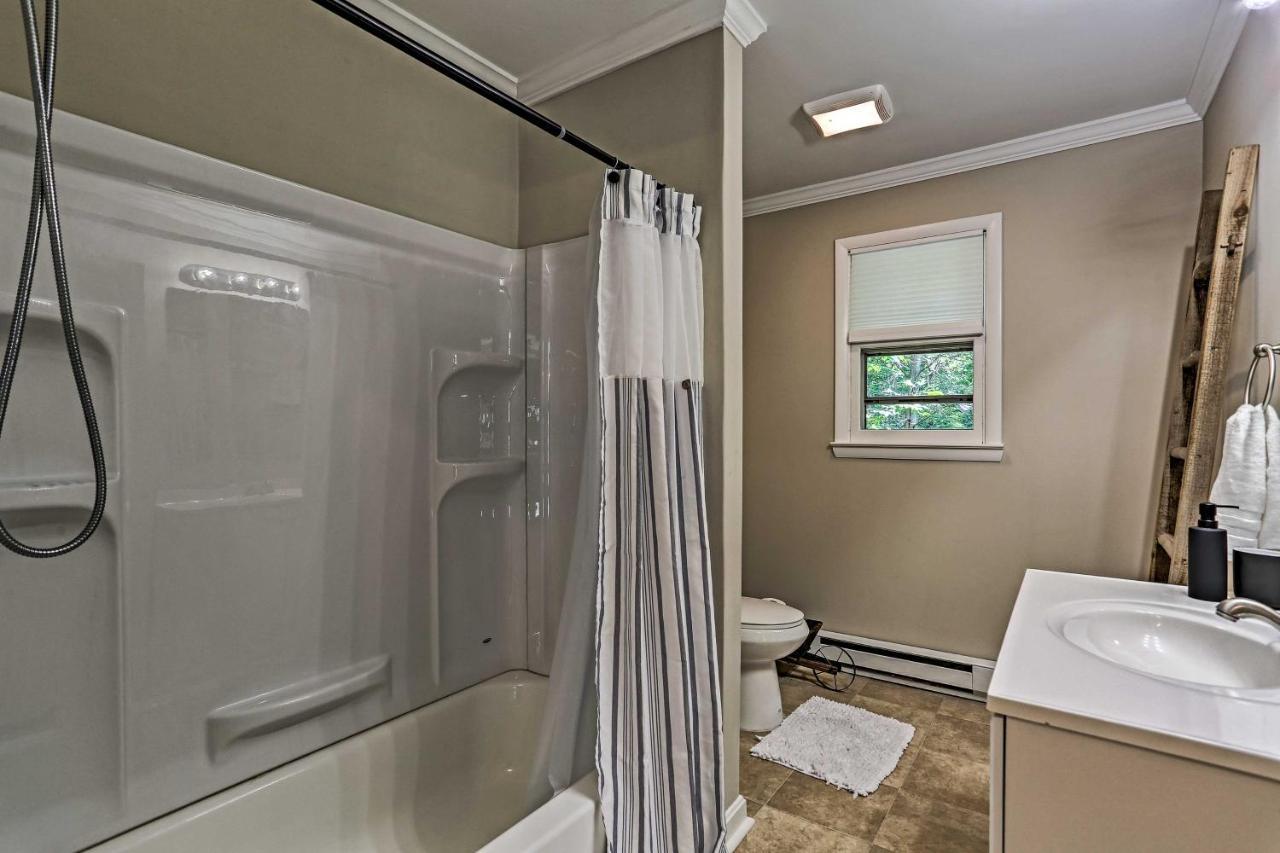Modern East Stroudsburg Home With Deck And Gas Grill! Esterno foto